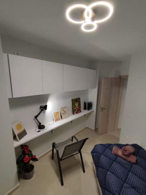 Floral Home 1 - Ground Floor Apt With Courtyard And Private Parking! Atena Exterior foto