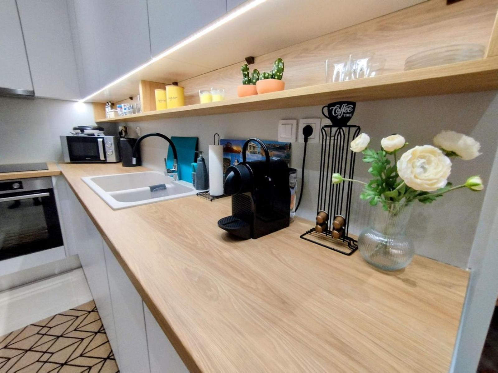 Floral Home 1 - Ground Floor Apt With Courtyard And Private Parking! Atena Exterior foto