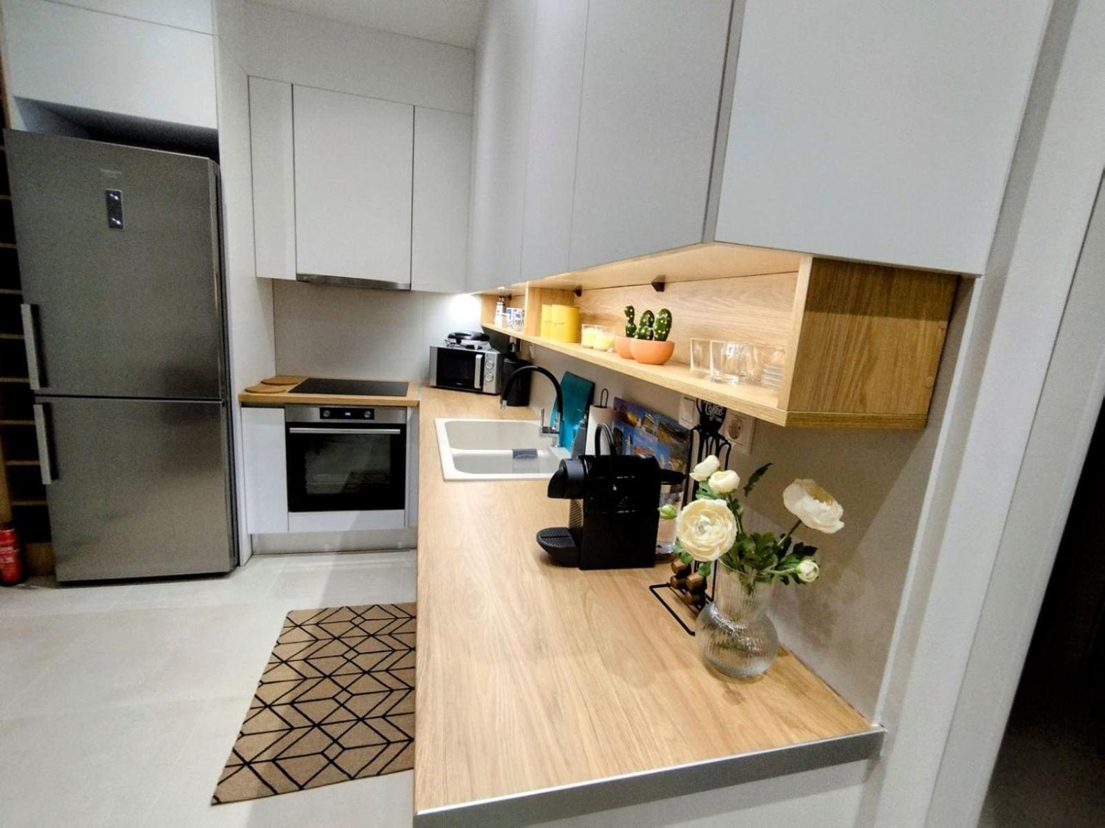 Floral Home 1 - Ground Floor Apt With Courtyard And Private Parking! Atena Exterior foto